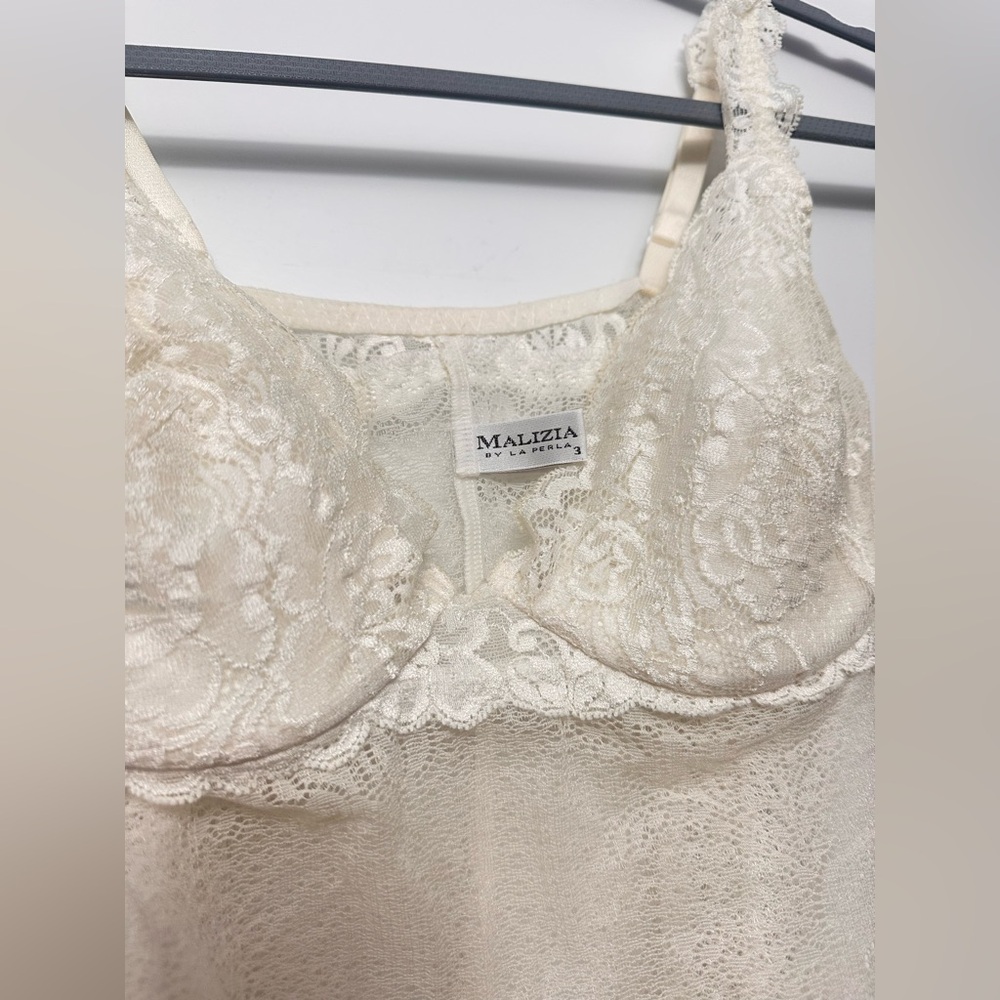 La Perla Elegant Cream Lace Chemise - Picture 7 of 16